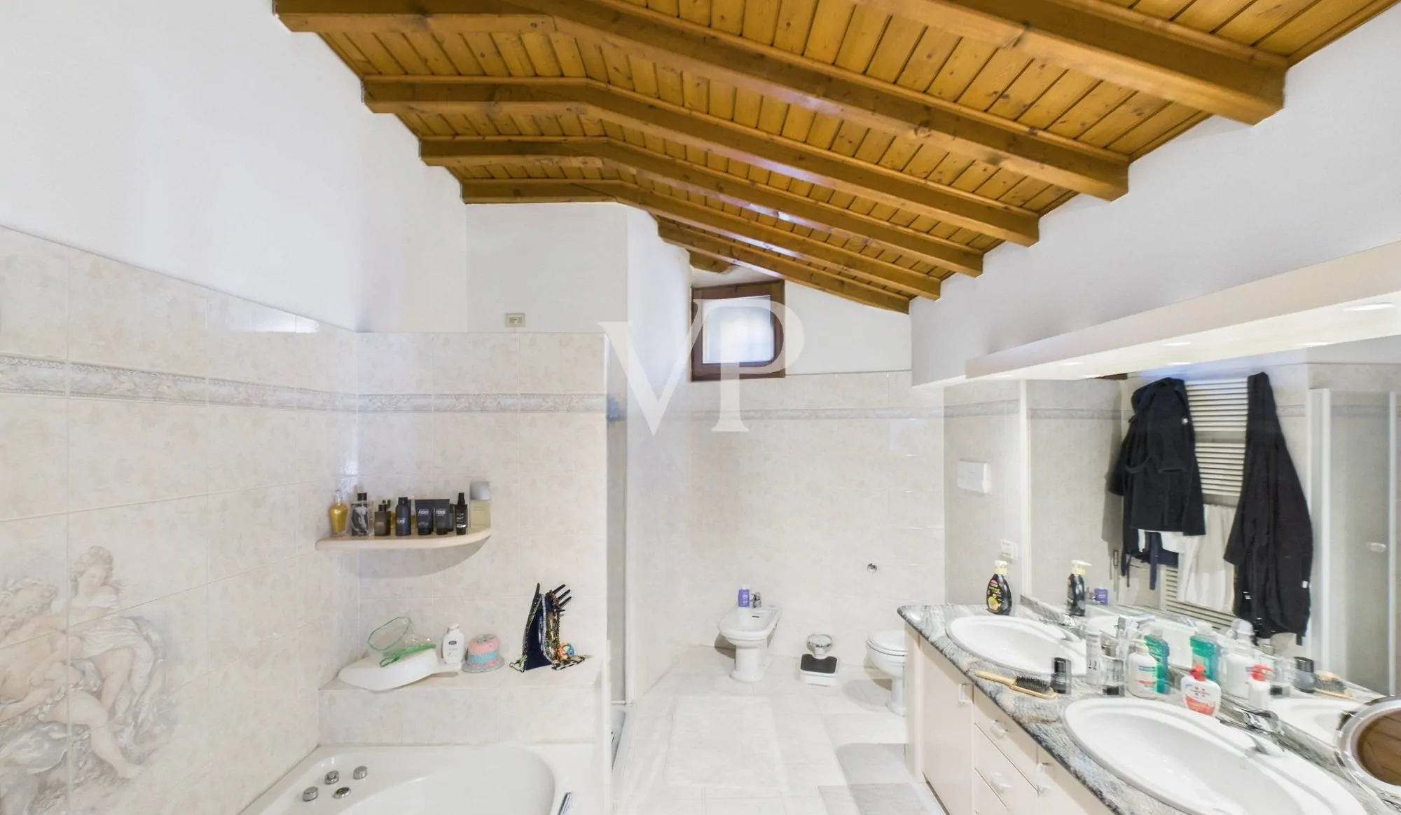 Wohn- und Geschäftskomplex in der Gegend von Porta Nuova