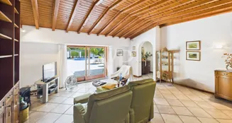 von_poll_real_estate_property_IT252942146_image_13