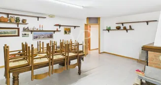 von_poll_real_estate_property_IT252942146_image_38