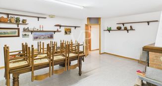 von_poll_real_estate_property_IT252942146_image_38