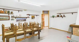 von_poll_real_estate_property_IT252942146_image_38