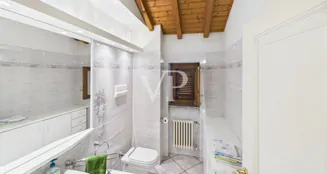 von_poll_real_estate_property_IT252942146_image_9