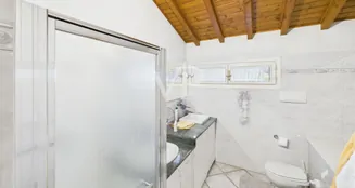 von_poll_real_estate_property_IT252942146_image_16