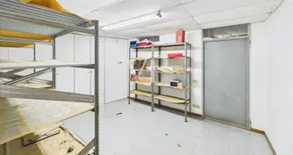 von_poll_real_estate_property_IT252942146_image_42