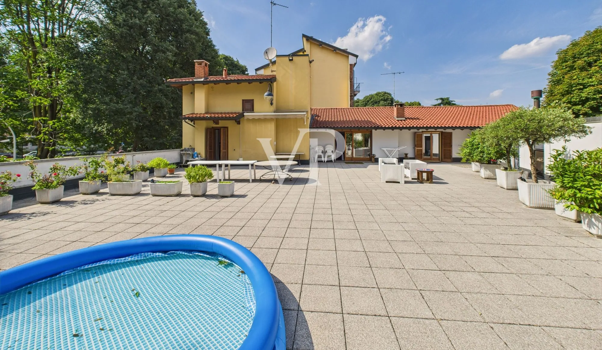 Wohn- und Geschäftskomplex in der Gegend von Porta Nuova