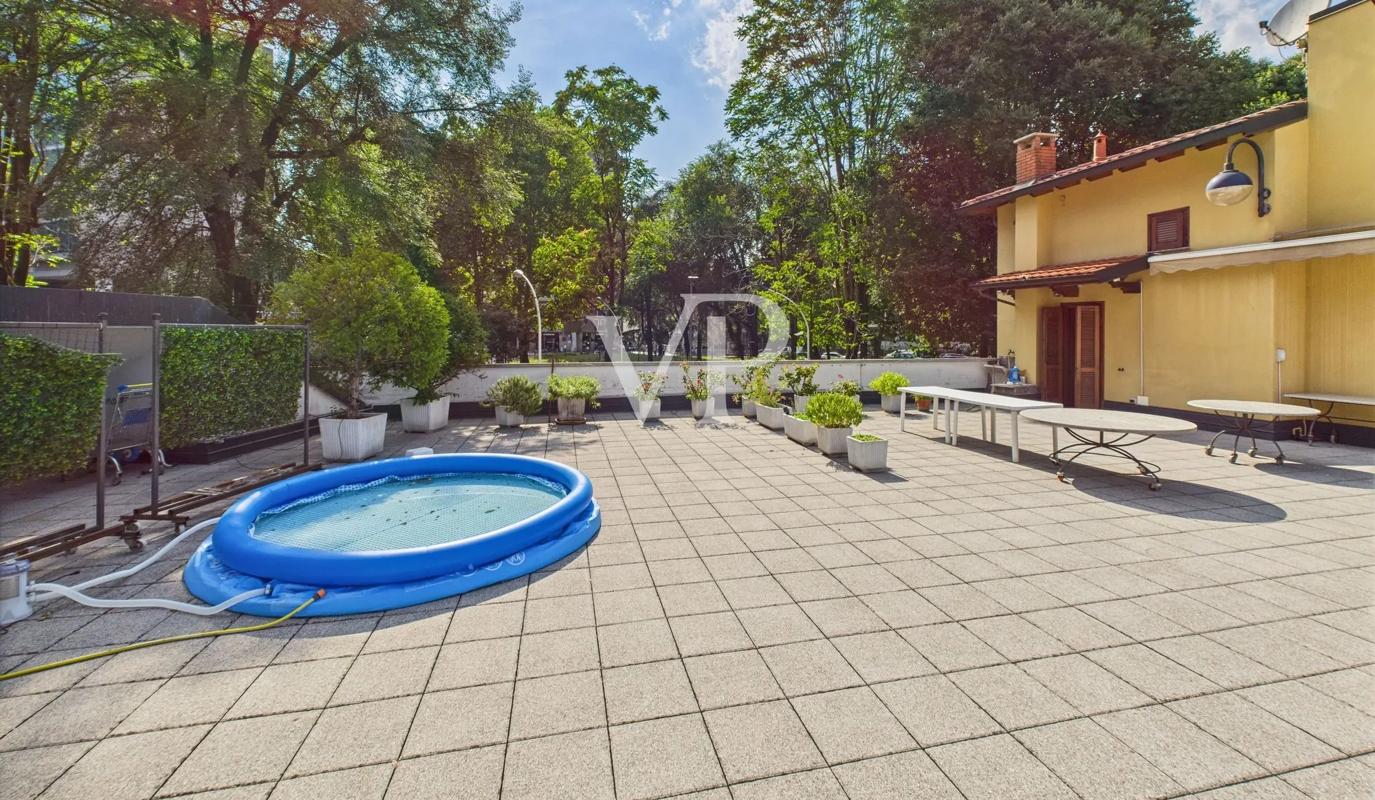 Wohn- und Geschäftskomplex in der Gegend von Porta Nuova