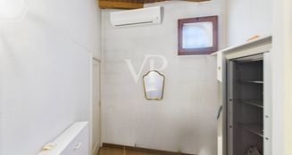 von_poll_real_estate_property_IT252942146_image_15