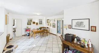 von_poll_real_estate_property_IT252942146_image_6