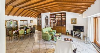 von_poll_real_estate_property_IT252942146_image_11