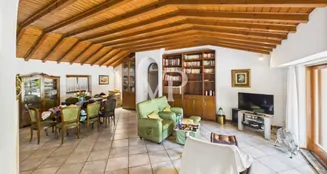 von_poll_real_estate_property_IT252942146_image_11