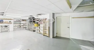 von_poll_real_estate_property_IT252942146_image_52