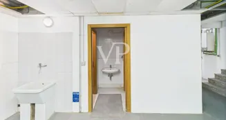 von_poll_real_estate_property_IT252942146_image_64