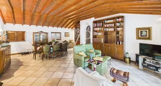 von_poll_real_estate_property_IT252942146_image_12