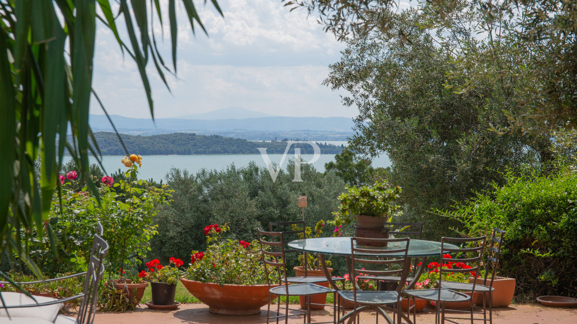 Podere Montalbano mit Schwimmbad und spektakulärem Blick auf den See
