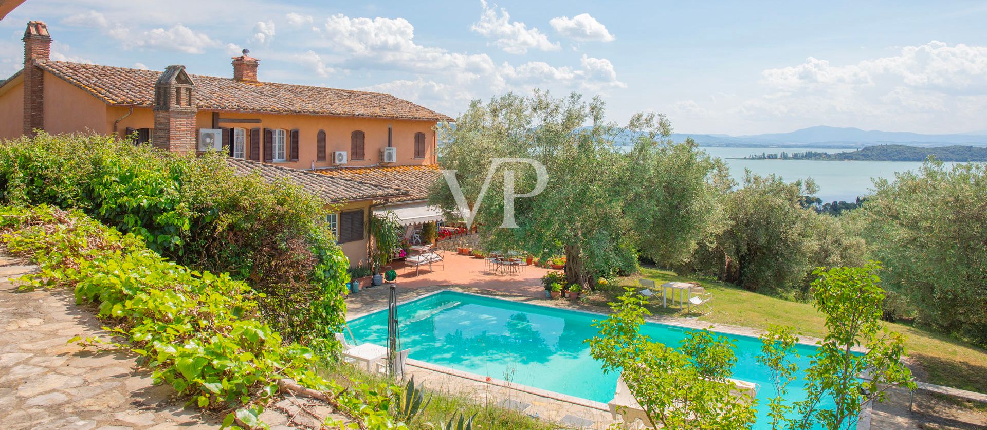 Podere Montalbano mit Schwimmbad und spektakulärem Blick auf den See