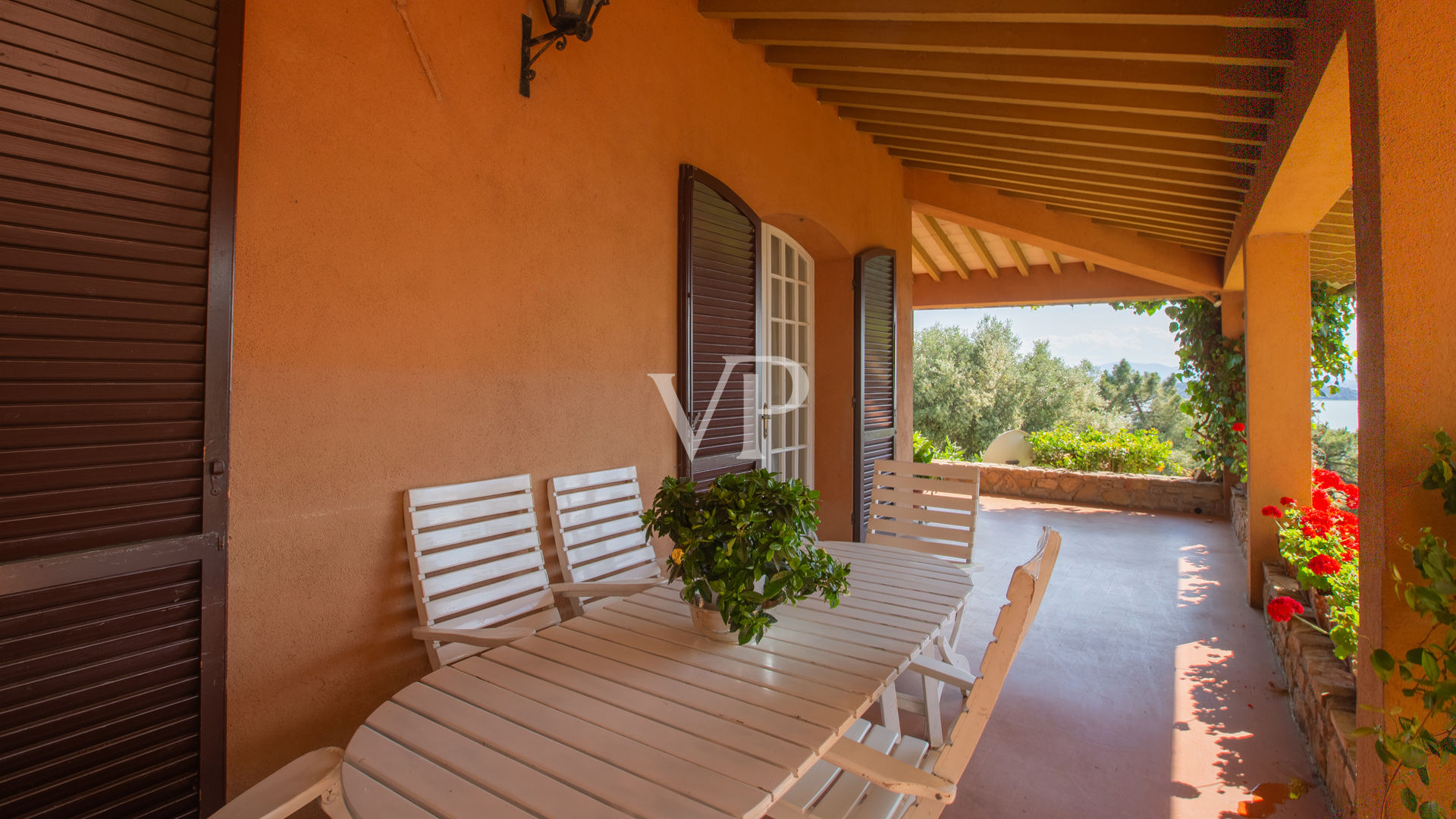 Podere Montalbano mit Schwimmbad und spektakulärem Blick auf den See