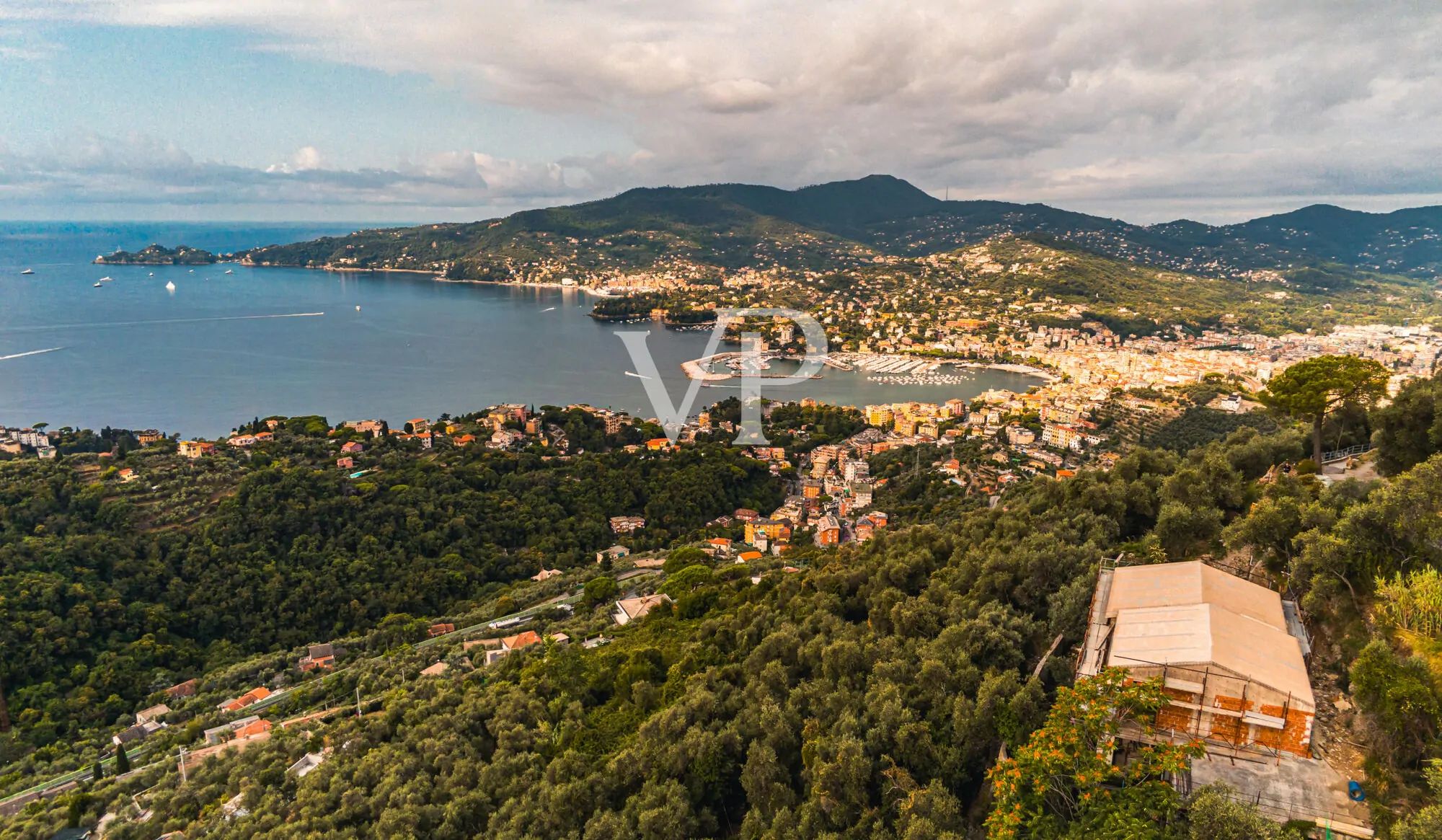 Im Bau befindliche Doppelhaushälfte mit atemberaubender Aussicht