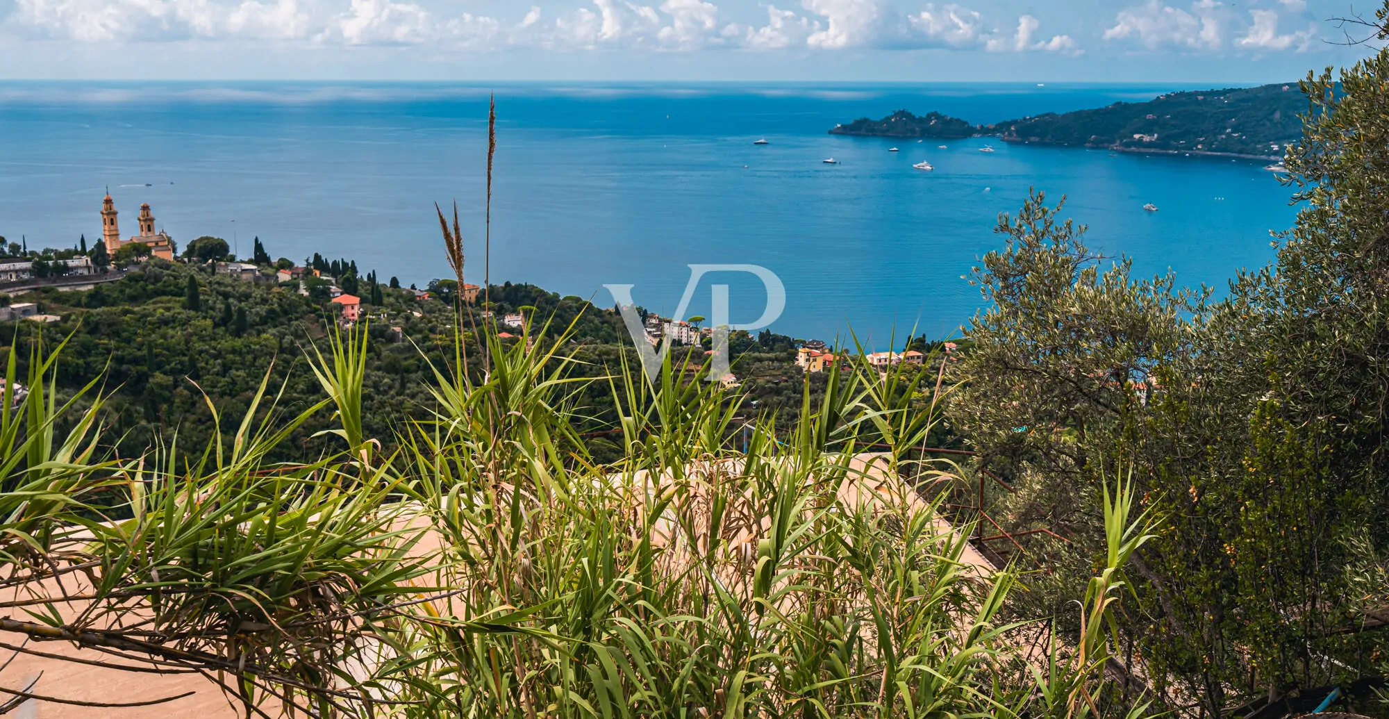 Im Bau befindliche Doppelhaushälfte mit atemberaubender Aussicht