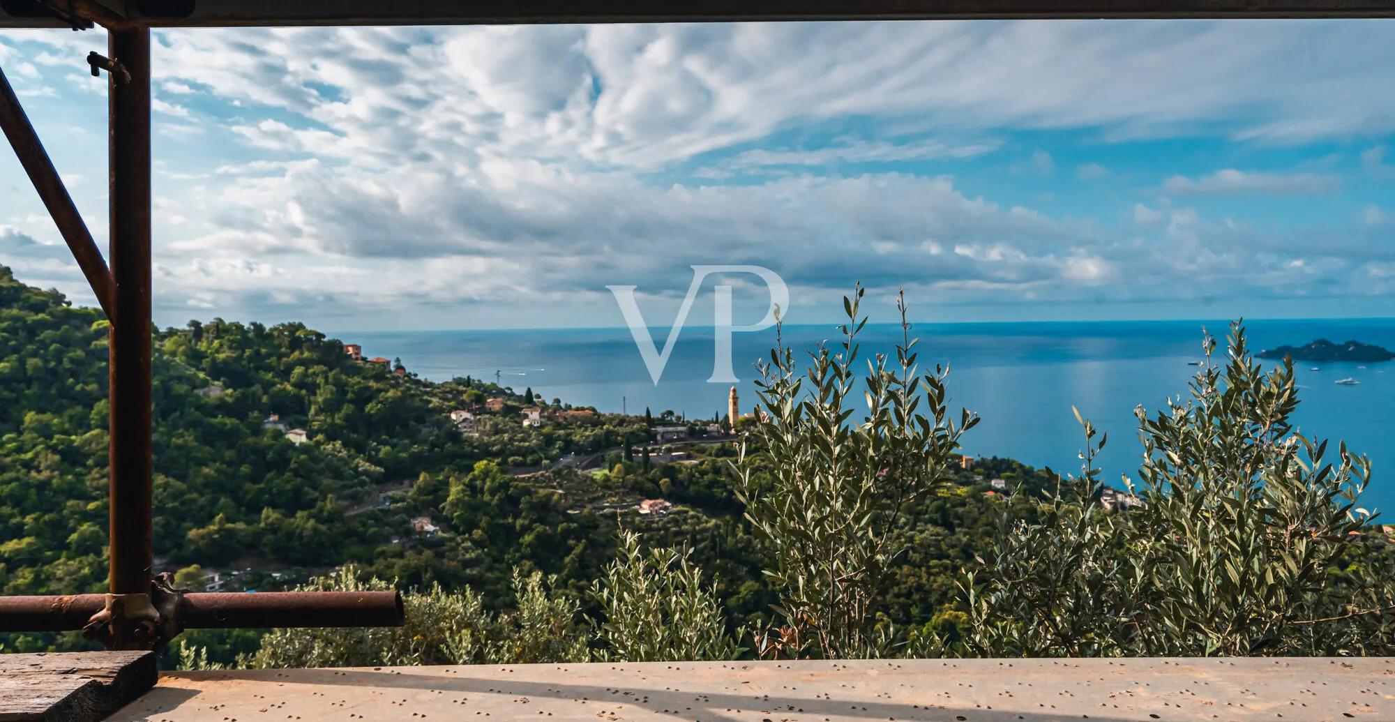 Im Bau befindliche Doppelhaushälfte mit atemberaubender Aussicht