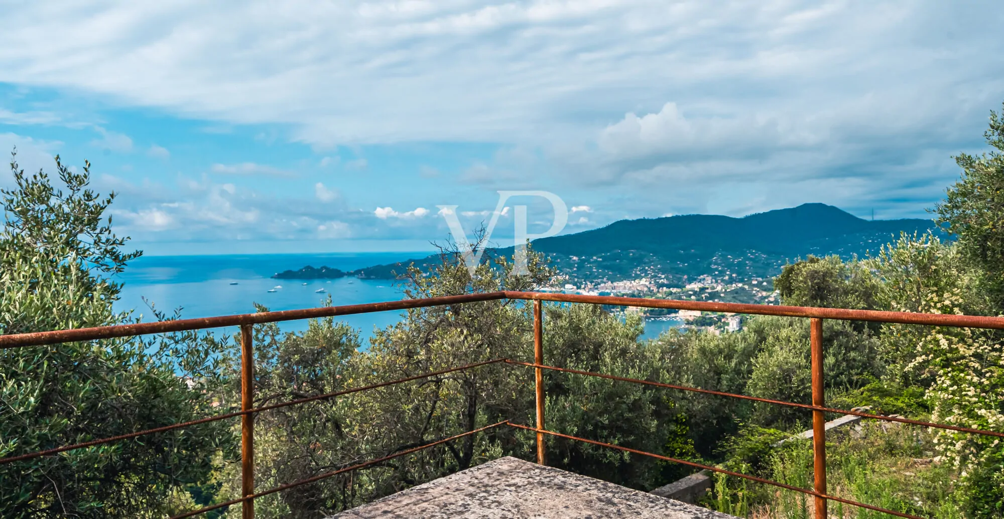 Im Bau befindliche Doppelhaushälfte mit atemberaubender Aussicht