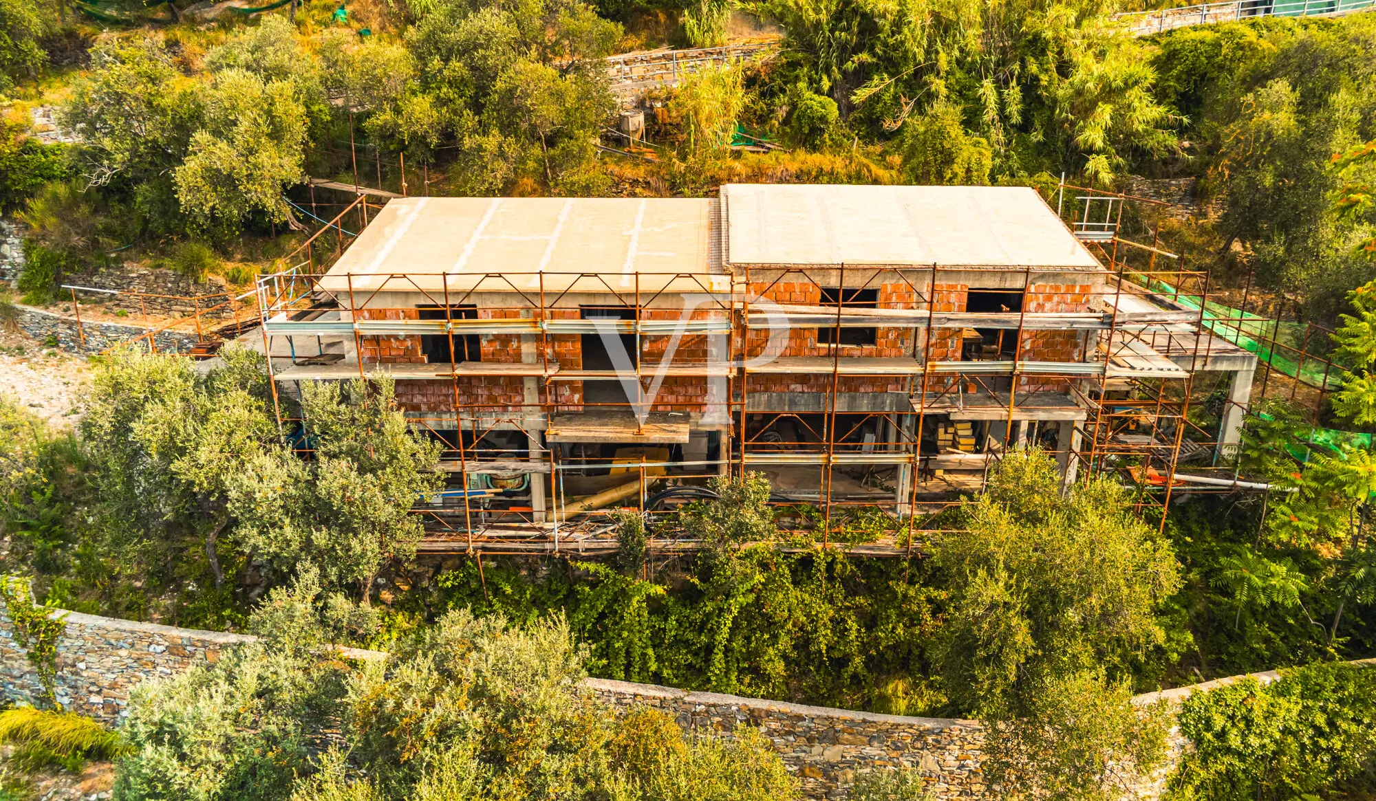 Im Bau befindliche Doppelhaushälfte mit atemberaubender Aussicht