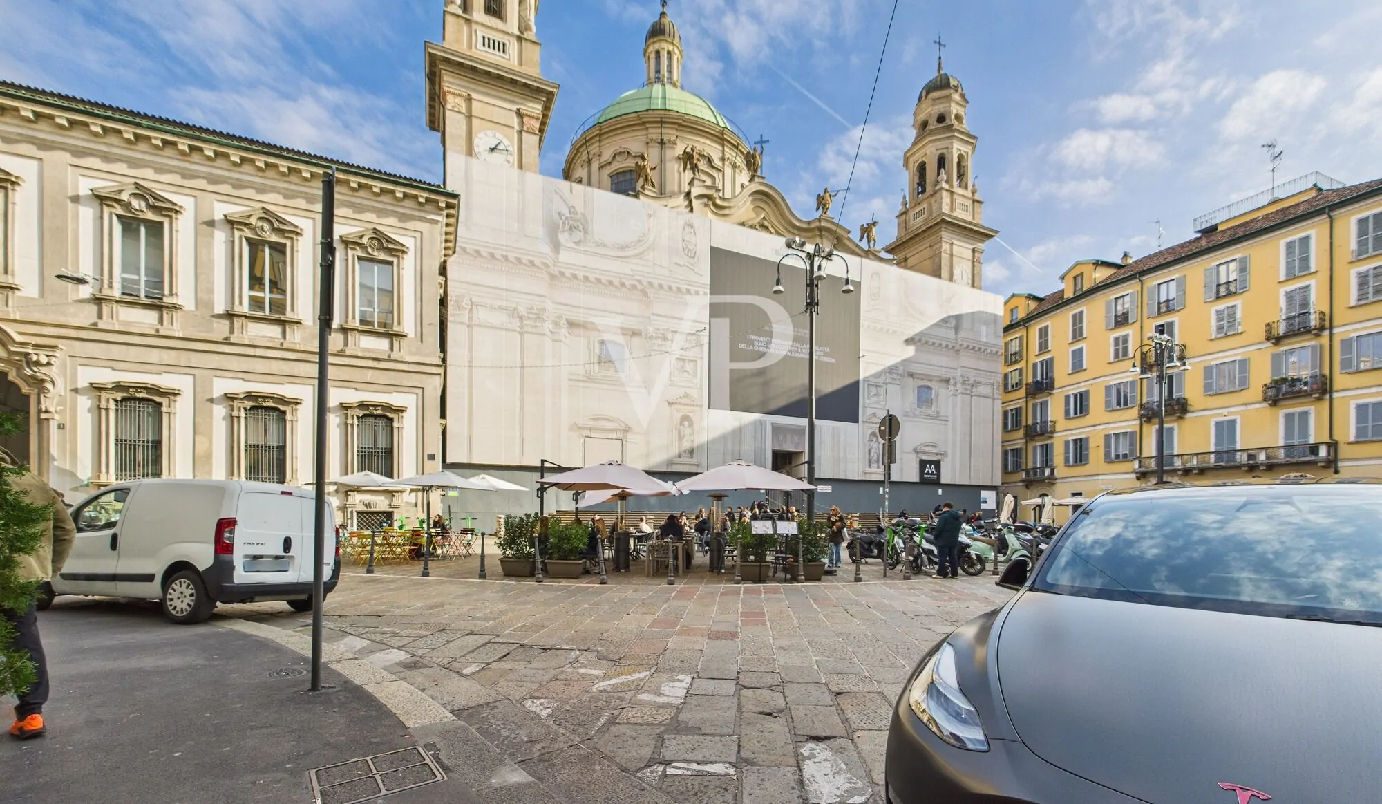 Repräsentatives zweigeschossiges Loft in Zone Missori