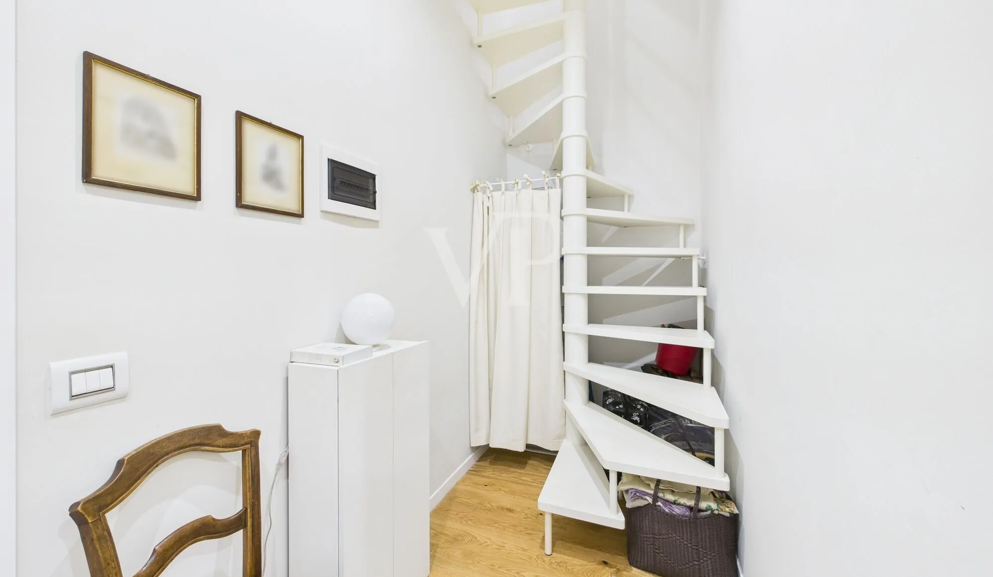 Repräsentatives zweigeschossiges Loft in Zone Missori