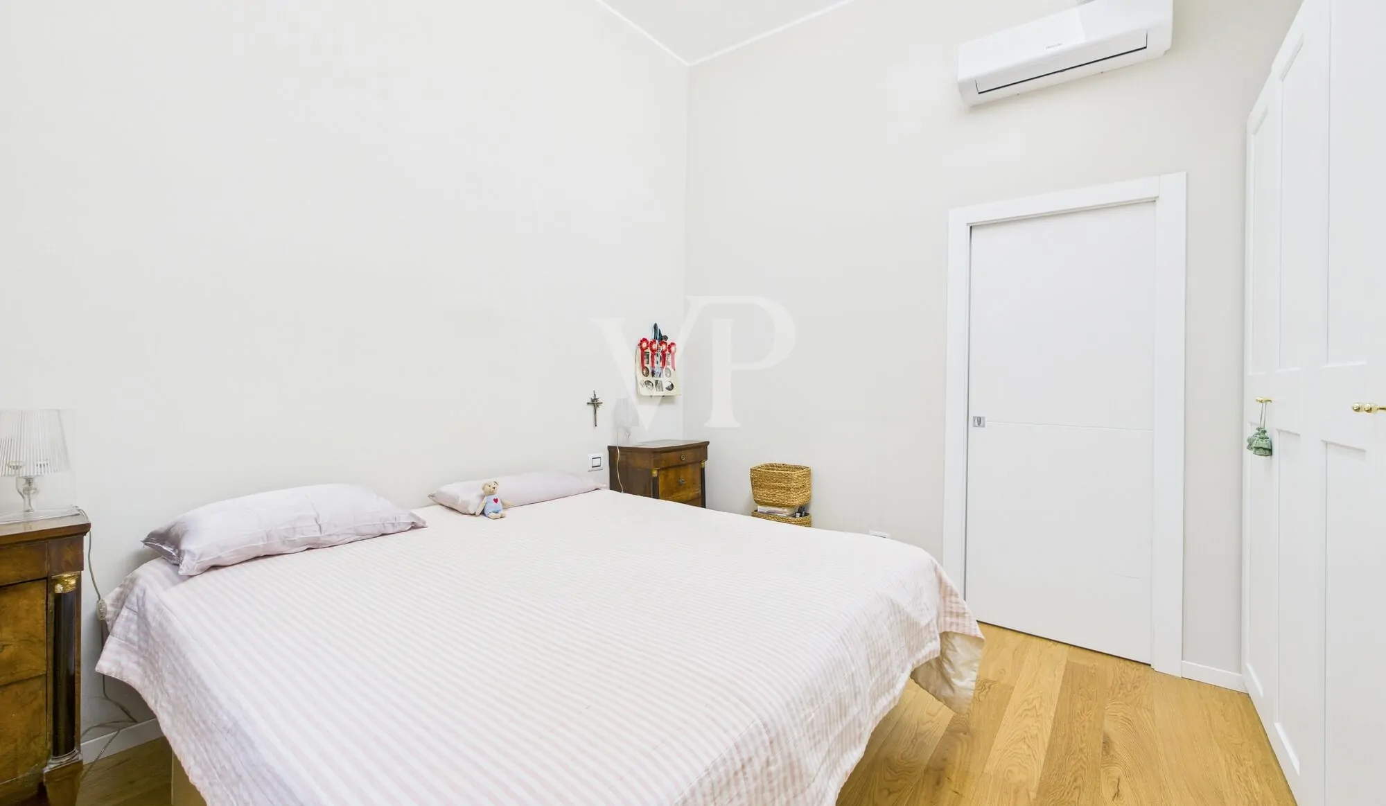 Repräsentatives zweigeschossiges Loft in Zone Missori