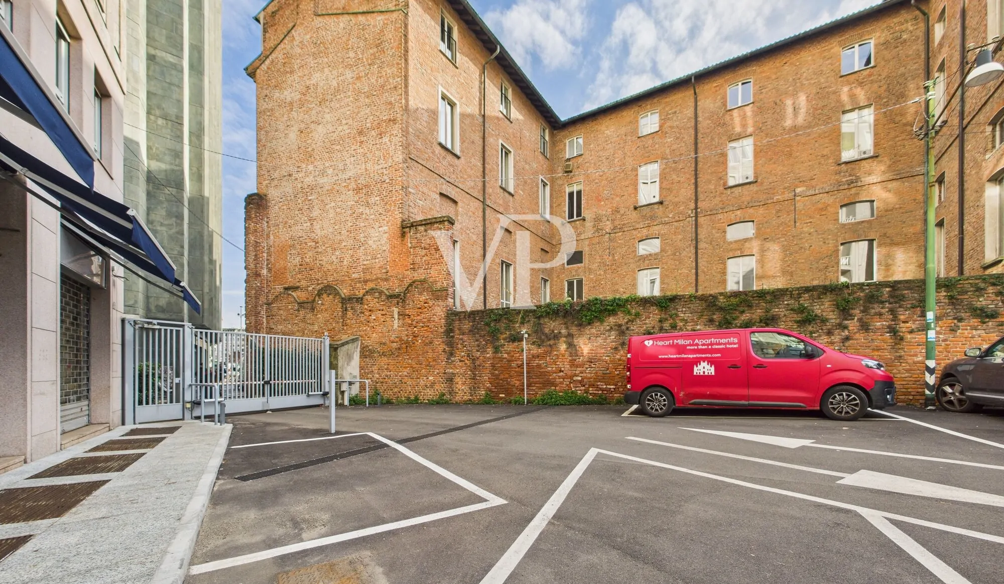 Repräsentatives zweigeschossiges Loft in Zone Missori