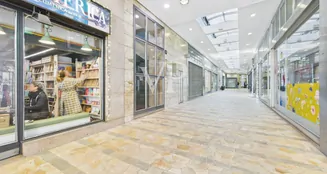 von_poll_real_estate_property_IT252942181_image_44