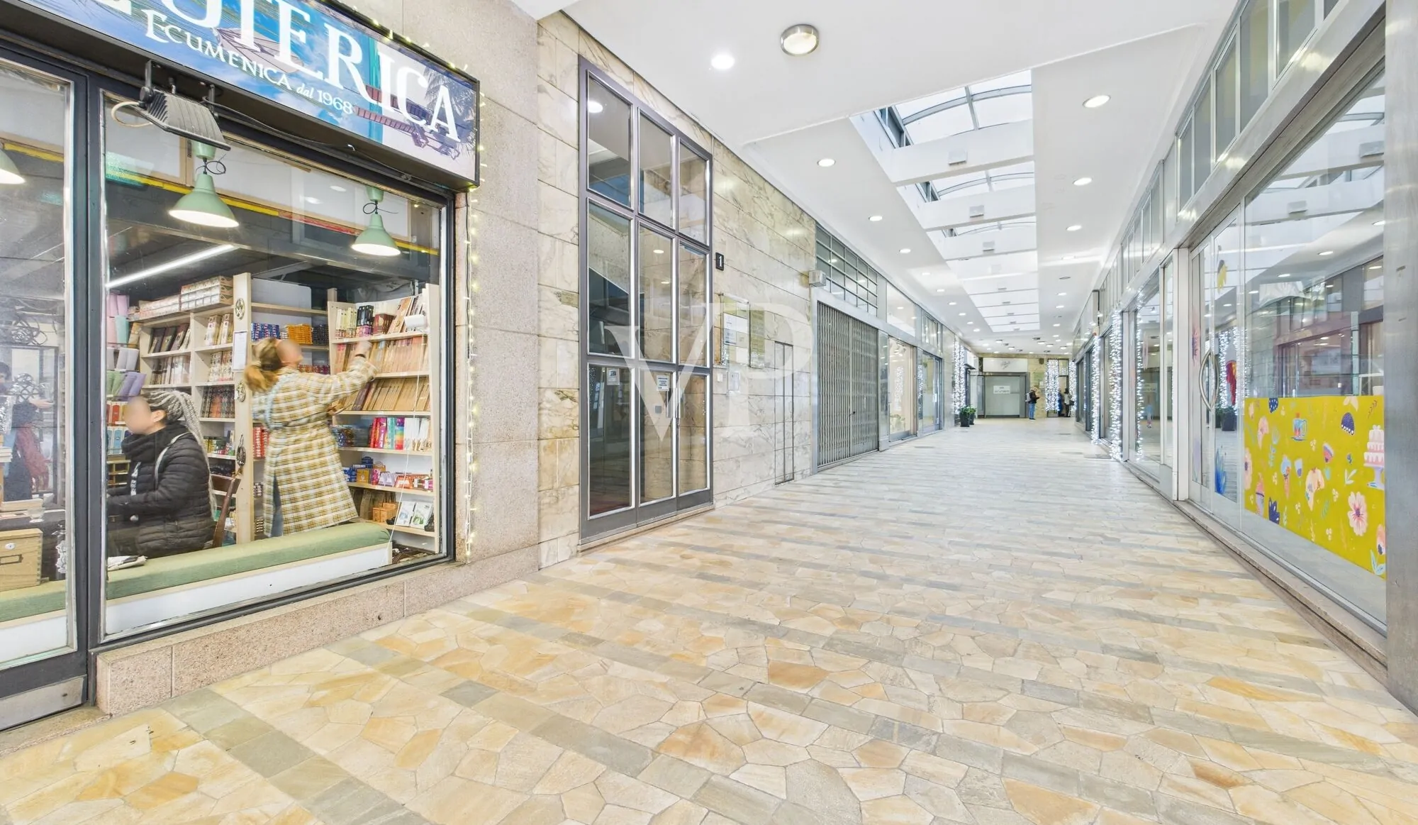 Repräsentatives zweigeschossiges Loft in Zone Missori