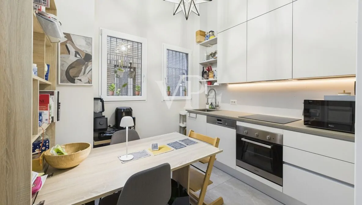 Repräsentatives zweigeschossiges Loft in Zone Missori