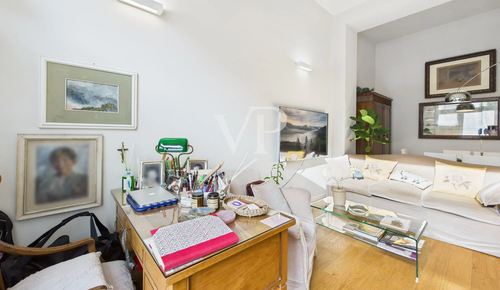 Repräsentatives zweigeschossiges Loft in Zone Missori