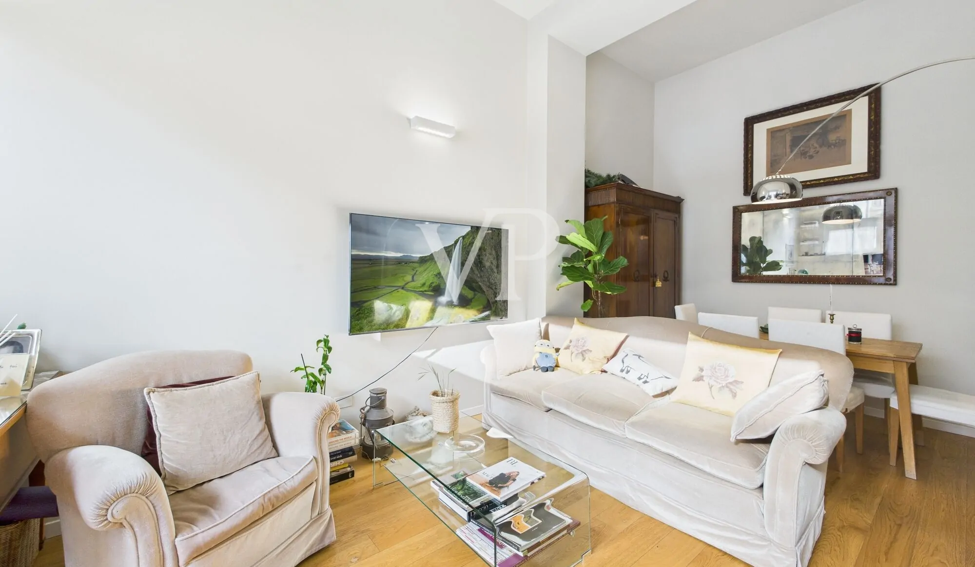 Repräsentatives zweigeschossiges Loft in Zone Missori