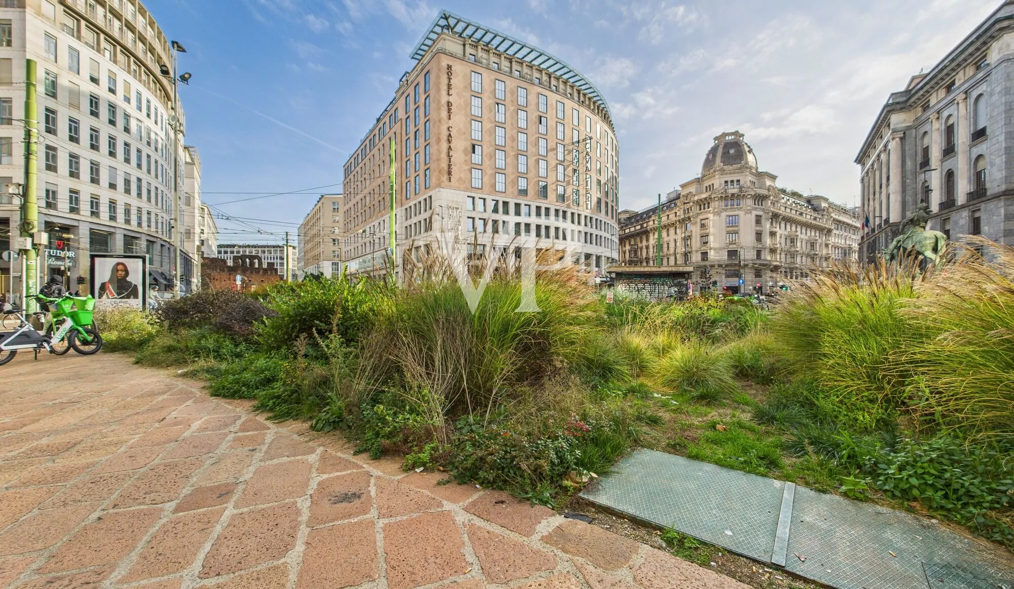 Repräsentatives zweigeschossiges Loft in Zone Missori