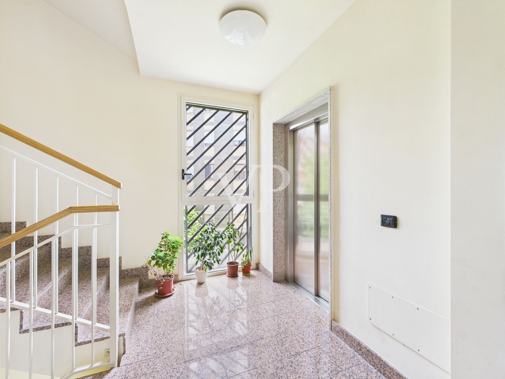 Area comune al piano con ascensore