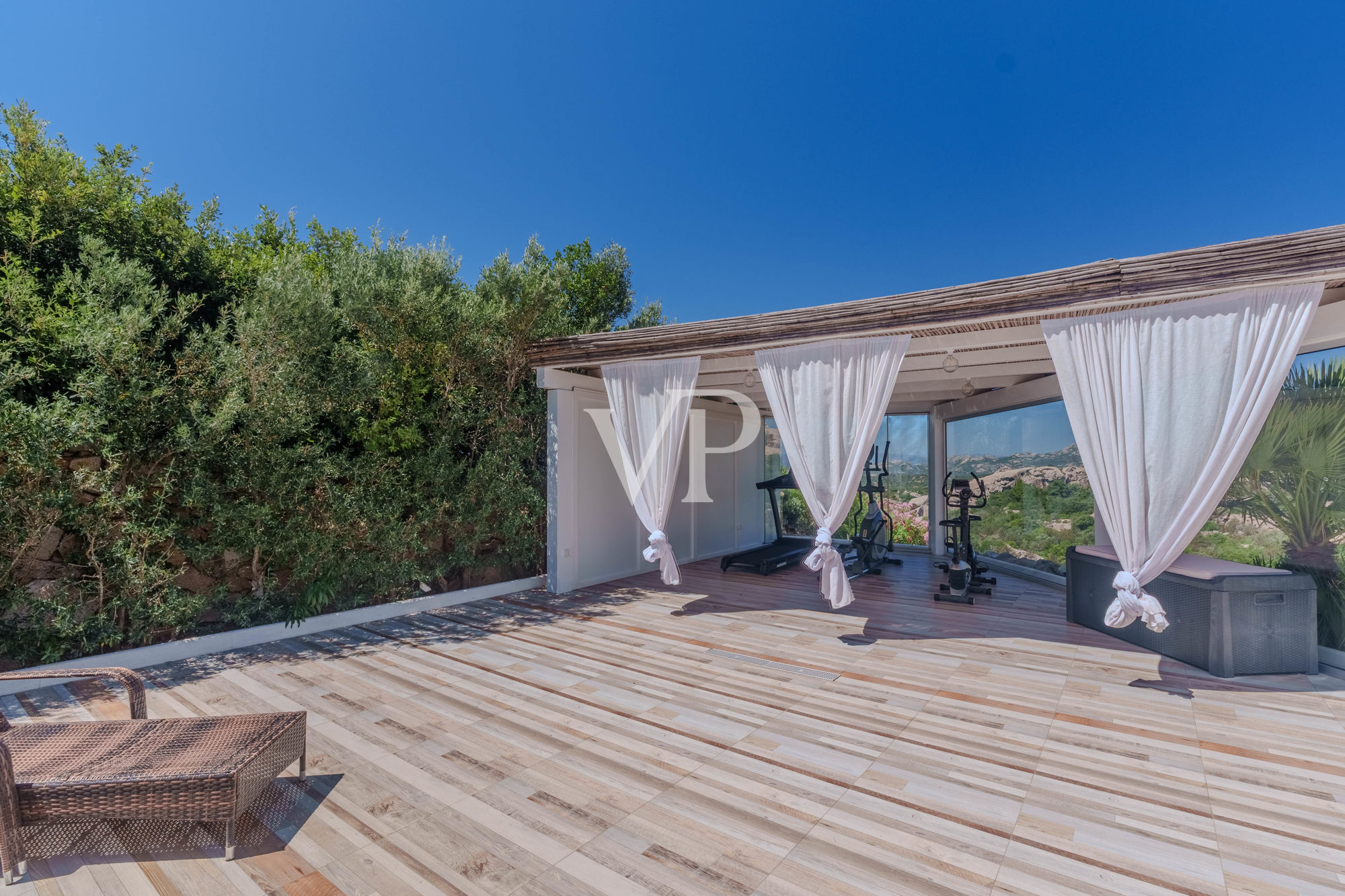 Einzigartige Villa mit Dependance und atemberaubendem Meerblick - nur 10 Minuten vom Porto Cervo entfernt