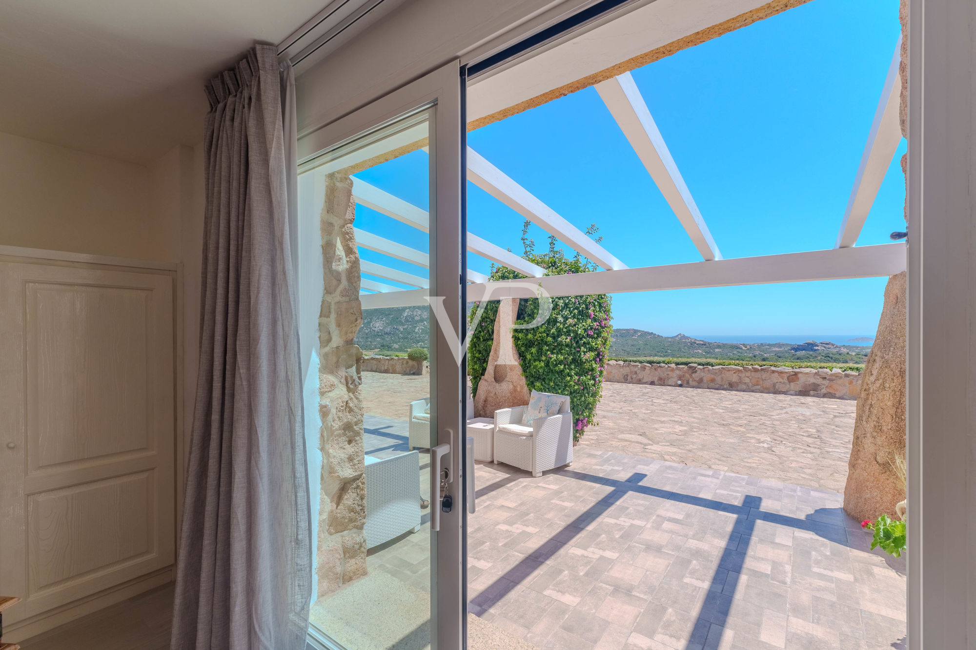 Einzigartige Villa mit Dependance und atemberaubendem Meerblick - nur 10 Minuten vom Porto Cervo entfernt