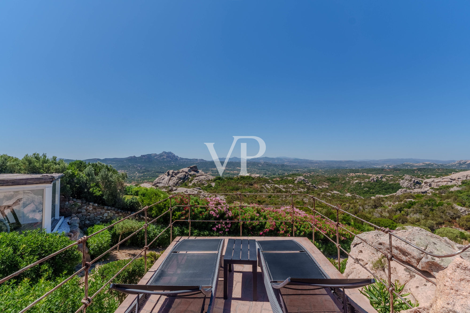 Einzigartige Villa mit Dependance und atemberaubendem Meerblick - nur 10 Minuten vom Porto Cervo entfernt