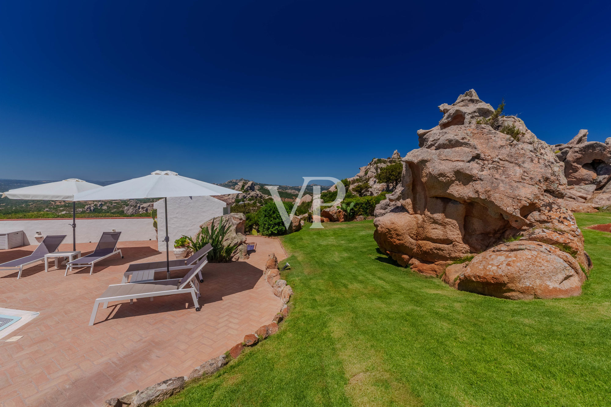 Einzigartige Villa mit Dependance und atemberaubendem Meerblick - nur 10 Minuten vom Porto Cervo entfernt