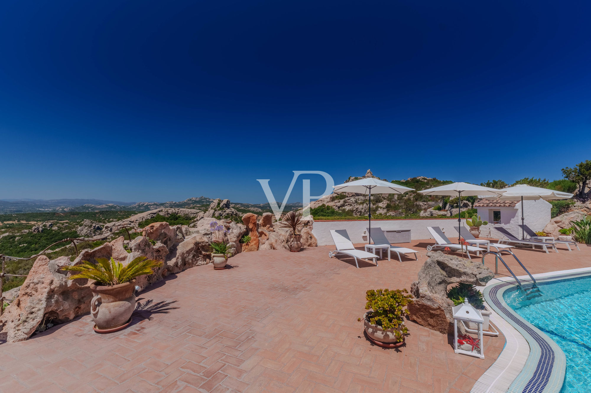 Einzigartige Villa mit Dependance und atemberaubendem Meerblick - nur 10 Minuten vom Porto Cervo entfernt