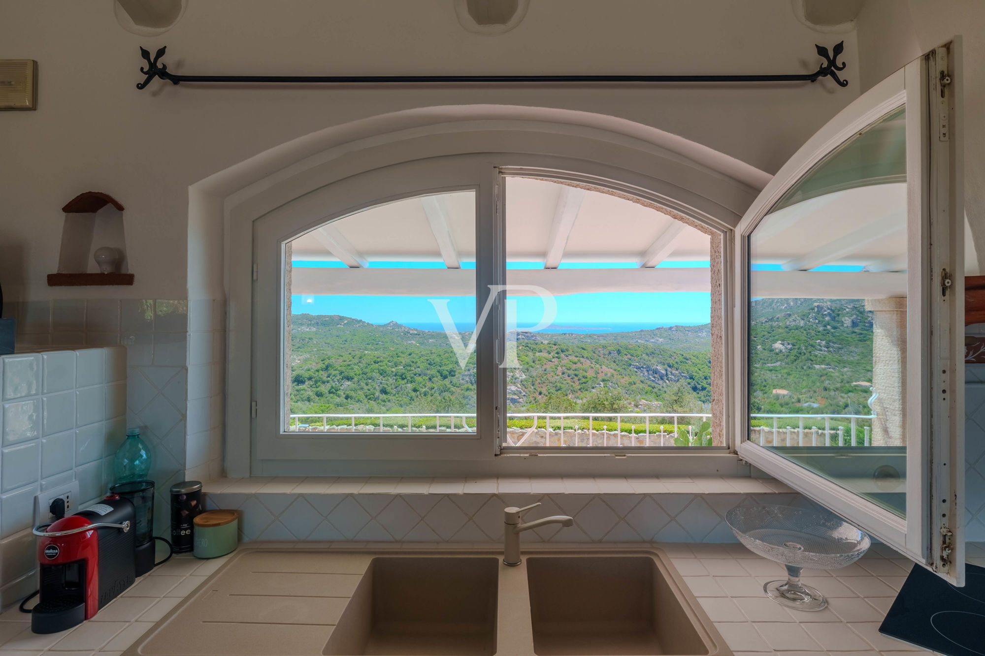 Einzigartige Villa mit Dependance und atemberaubendem Meerblick - nur 10 Minuten vom Porto Cervo entfernt