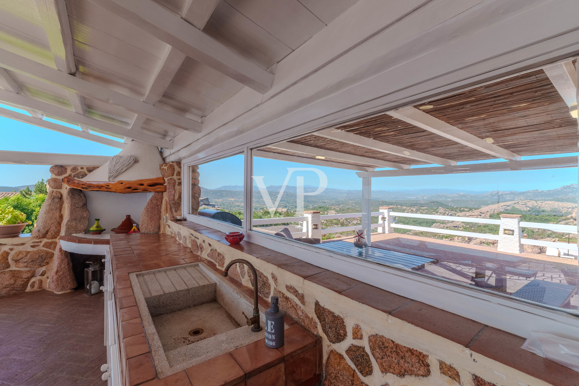 Einzigartige Villa mit Dependance und atemberaubendem Meerblick - nur 10 Minuten vom Porto Cervo entfernt
