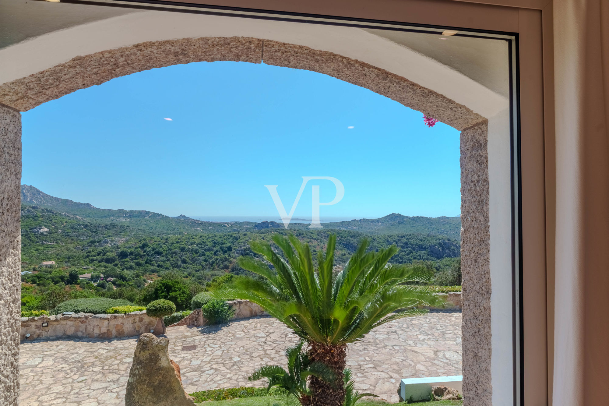 Einzigartige Villa mit Dependance und atemberaubendem Meerblick - nur 10 Minuten vom Porto Cervo entfernt