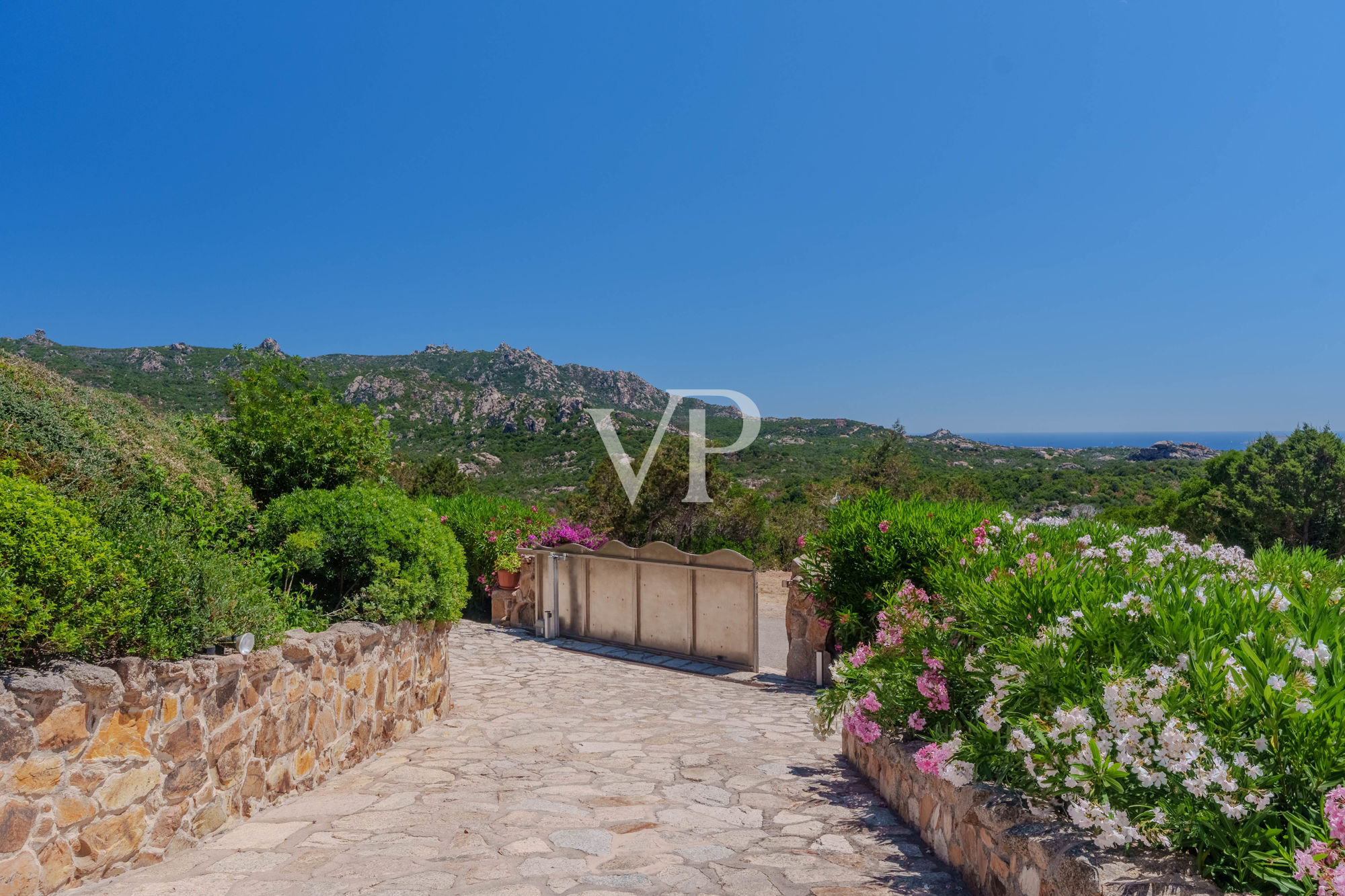 Einzigartige Villa mit Dependance und atemberaubendem Meerblick - nur 10 Minuten vom Porto Cervo entfernt