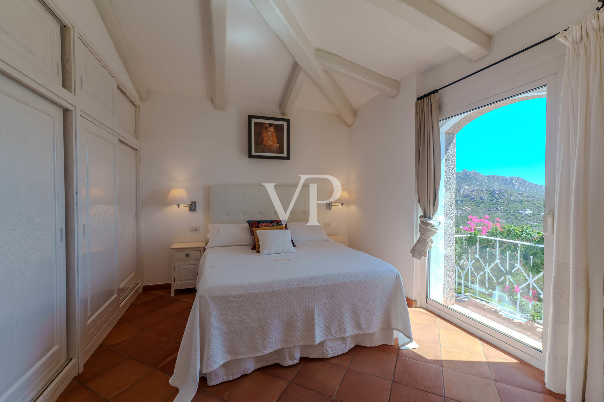Einzigartige Villa mit Dependance und atemberaubendem Meerblick - nur 10 Minuten vom Porto Cervo entfernt