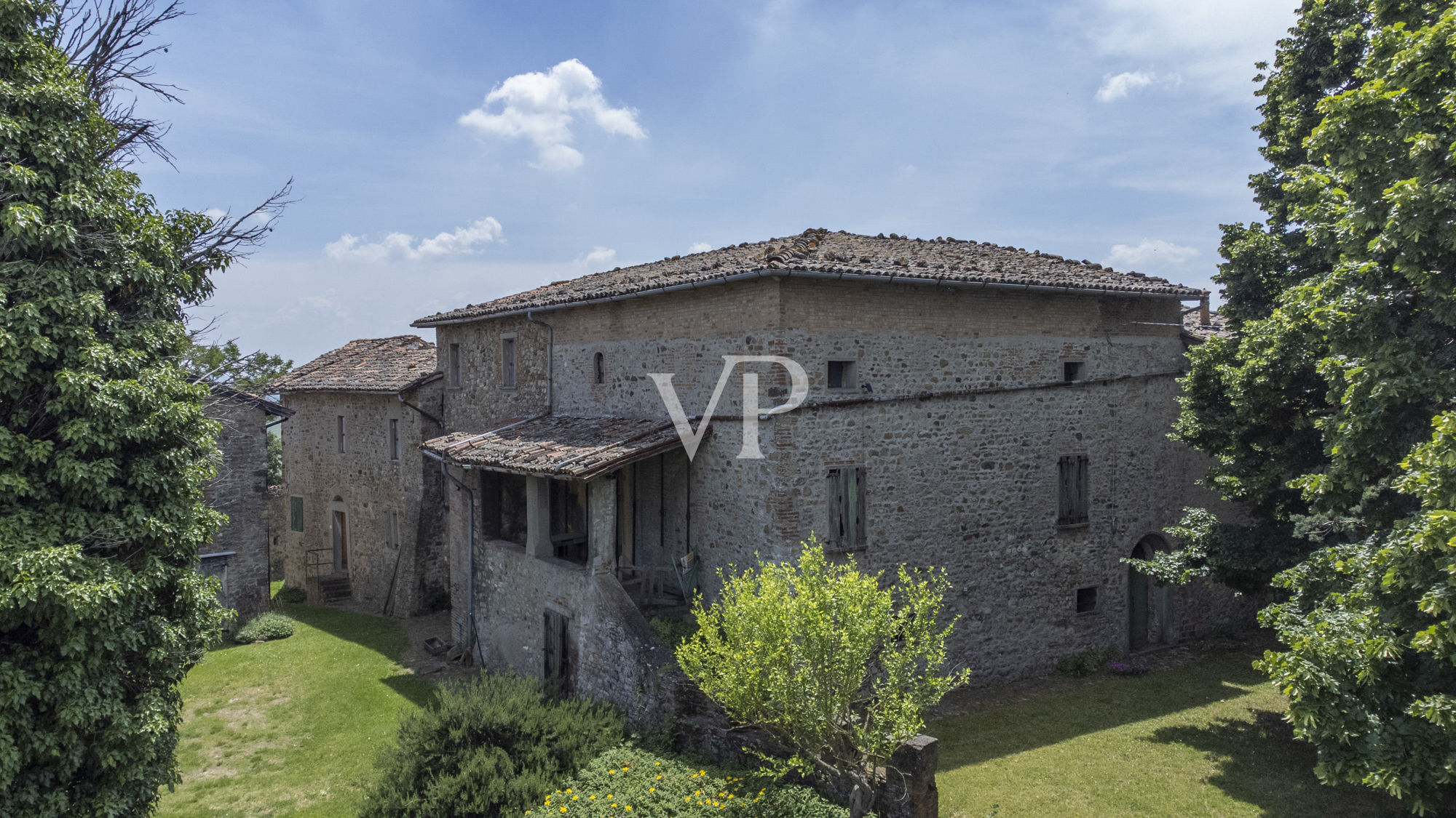 Schloss Fiagnano in Casalfiumanese: zwischen Schönheit, Geschichte und Magie