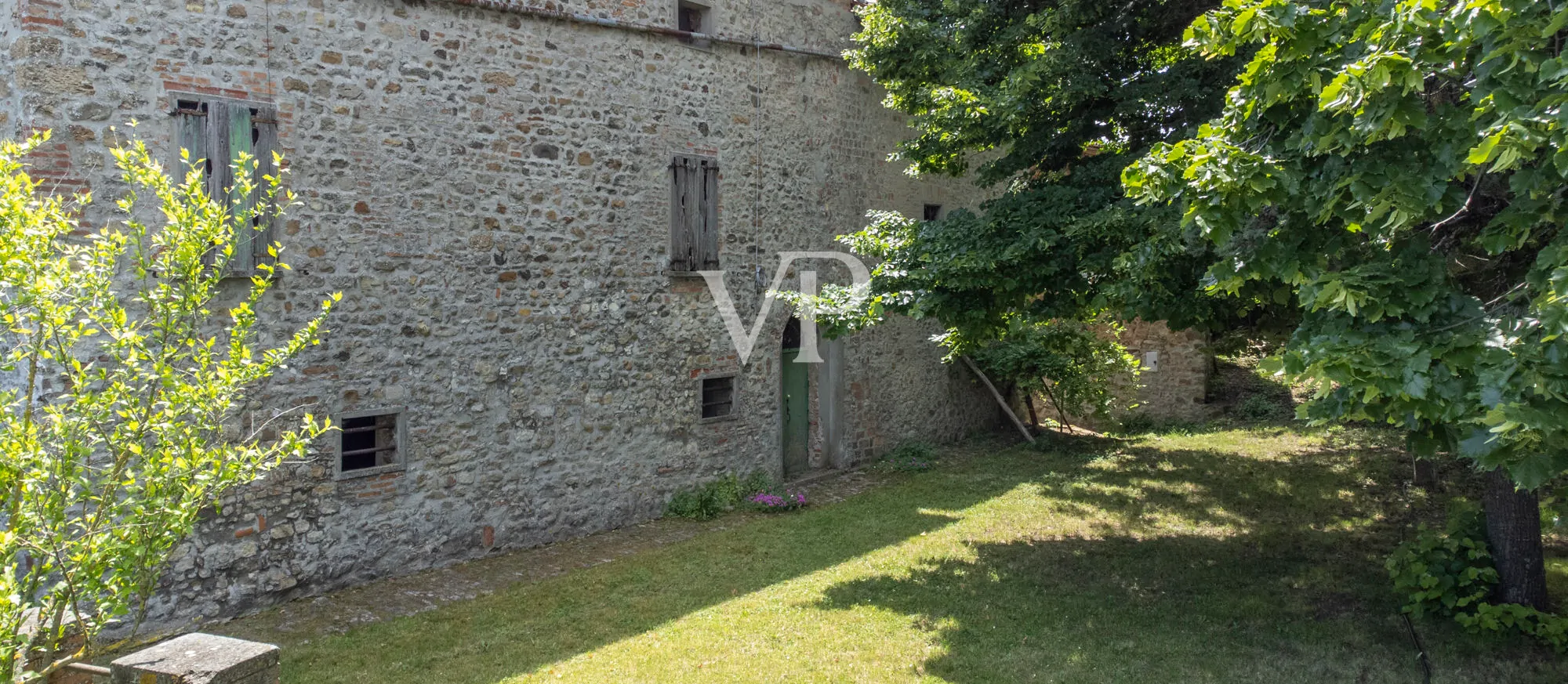 Schloss Fiagnano in Casalfiumanese: zwischen Schönheit, Geschichte und Magie