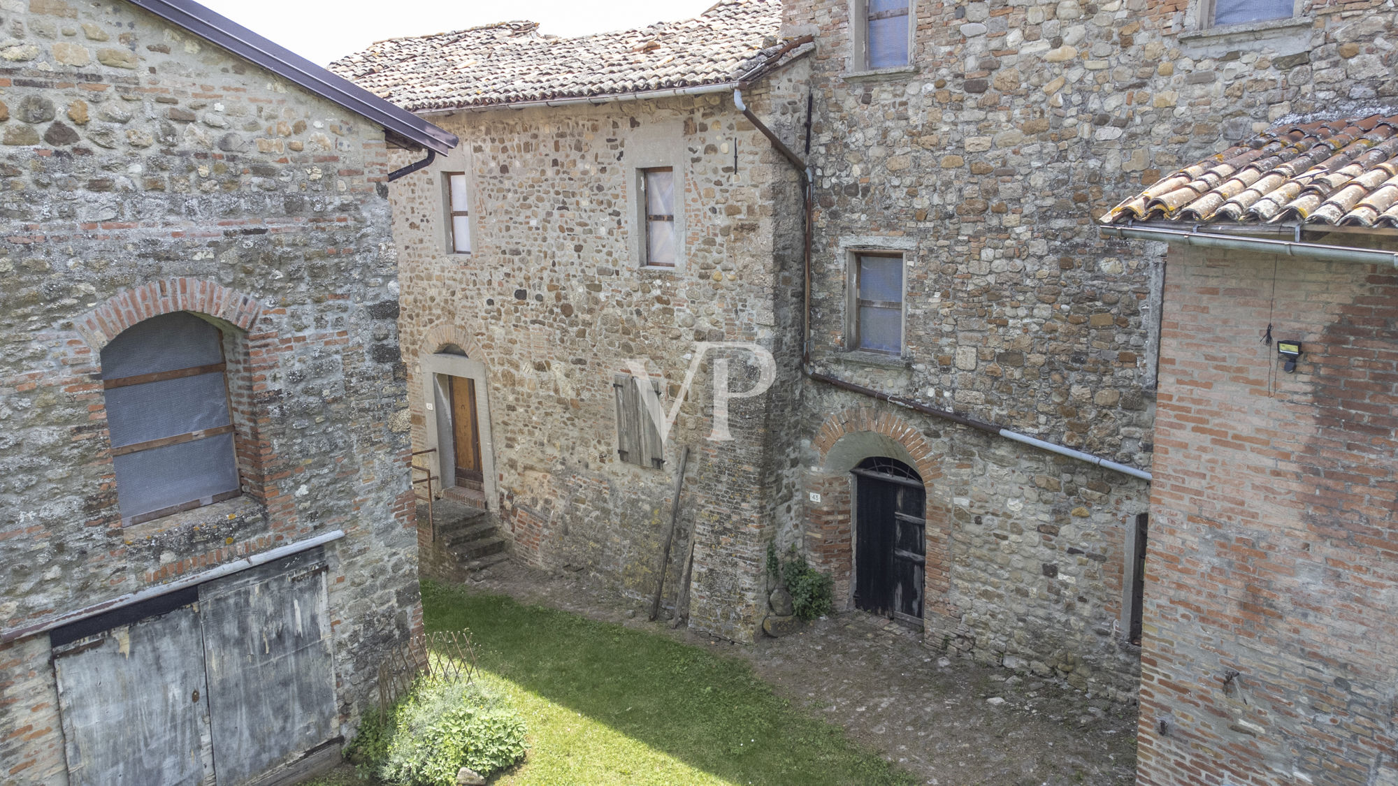 Schloss Fiagnano in Casalfiumanese: zwischen Schönheit, Geschichte und Magie