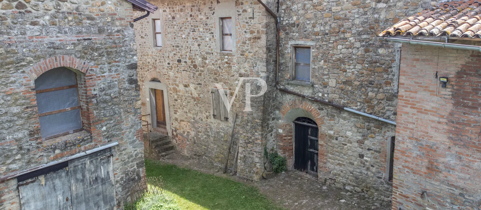 Schloss Fiagnano in Casalfiumanese: zwischen Schönheit, Geschichte und Magie